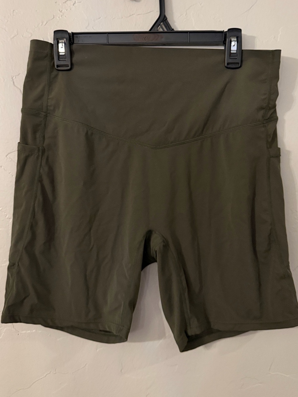 Halara UltraSculpt™ High Waisted Tummy Control Training Biker Shorts- SIZE XL - Picture 3 of 5